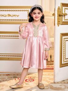 SHEIN 年轻女孩搭配家庭度假 V 领金色编织细节中长连衣裙和网眼开衫 2 件套装，派对装，华丽公主，妈妈和女儿和姐妹搭配。 - 粉色 - 查看 6