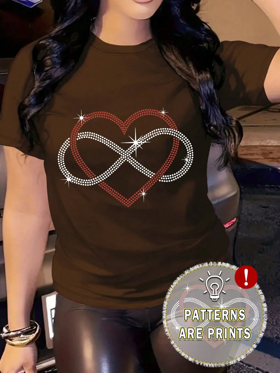 SHEIN 女士心形印花圆领 T 恤适合夏季图案 T 恤女式上衣 - 咖啡棕 - 查看 1