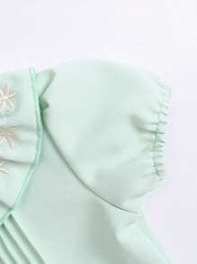 SHEIN 婴儿/女宝宝绿色泡泡袖荷叶边上衣和配套卡其色短裤套装