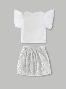 SHEIN Set di maglietta a maniche corte con stampa a lettere e collo a ciambella, abbinata a mini gonna con glitter in vita, stile modaiolo da ragazza per l'estate - Bianco - Visualizzare 2