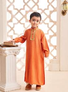 SHEIN 1 pieza Camisa casual de manga larga con cuello mao de lino en color marrón para niño, estilo caballero de corte holgado y elegante para uso diario y festividades