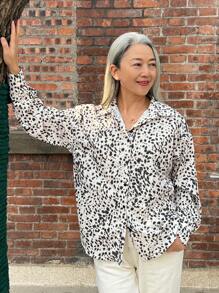 DAZY 豹纹图案休闲宽松翻领女式衬衫，秋季长袖上衣 - 米色 - 查看 4