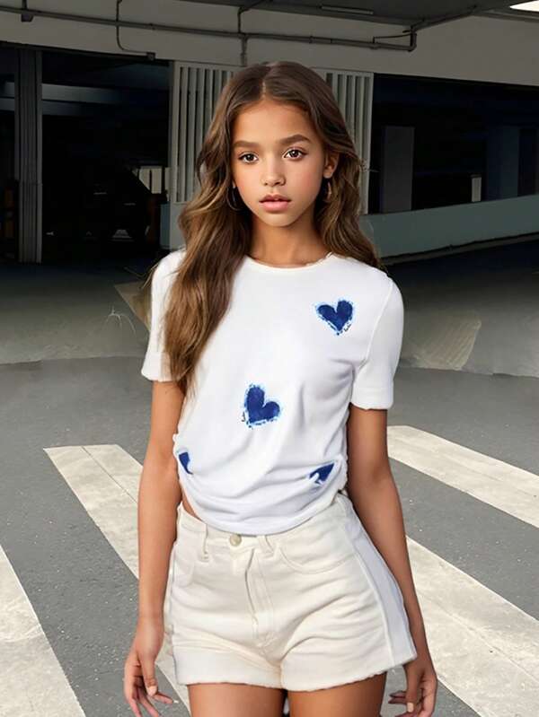 SHEIN Tween Girls Shirred Heart Print Short Sleeve White T-Shirt With Unique Structural Design, Suitable For Outings, School And All Seasons