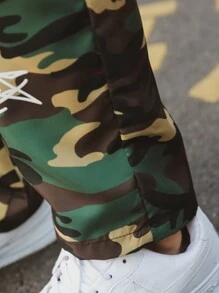 SHEIN Tween Boy 户外时尚经典迷彩工装口袋直筒裤，夏季时尚 - 軍綠色 - 查看 4