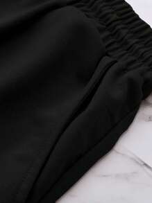 Manfinity Campus Court 男士前系带字母印花休闲短裤，简约风格，适合日常穿着 - 黑色 - 查看 3