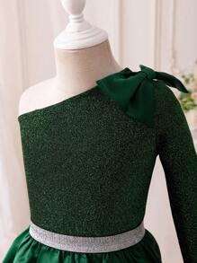 SHEIN Set de 2 piezas con top corto de un hombro con lazo y minifalda tejida para niñas jóvenes - Verde Oscuro - Ver 7