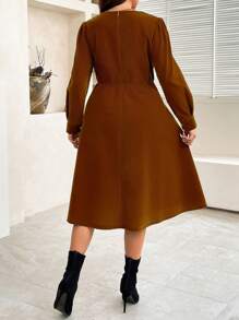 Flirla Einfaches Kleid im französischen Stil, Große Größen, mit quadratischem Ausschnitt, Puffärmeln und taillierter Taille, knielanges Design, für Herbst/Winter