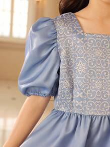 少女浅蓝色公主泡泡袖连衣裙，梦幻般的设计和独特的细节，仿佛童话里的小公主 - 藍色 - 查看 4