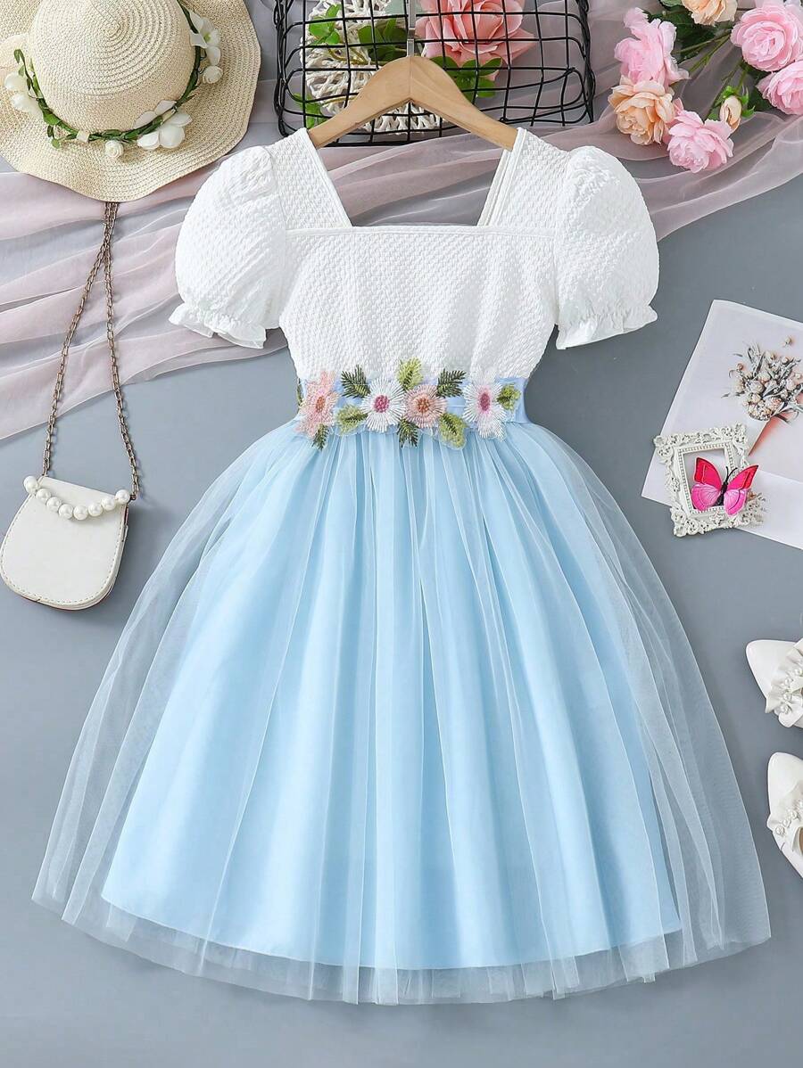 SHEIN Glamorique Kids Vestido blanco de princesa para fiesta para niña, vestido de niña de las flores para bodas con cinturón floral de cintura, manga corta de tul, vestido de verano suave para ocasiones festivas - Azul y blanco - Ver 1