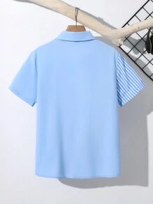 SHEIN Áo sơ mi tay ngắn cổ polo họa tiết kẻ sọc chắp vá cho bé trai tuổi mới lớn, trang phục thể thao giản dị, thích hợp cho tiệc tùng ngày lễ, đa năng, phù hợp mọi phong cách - Màu xanh lam - Xem 2