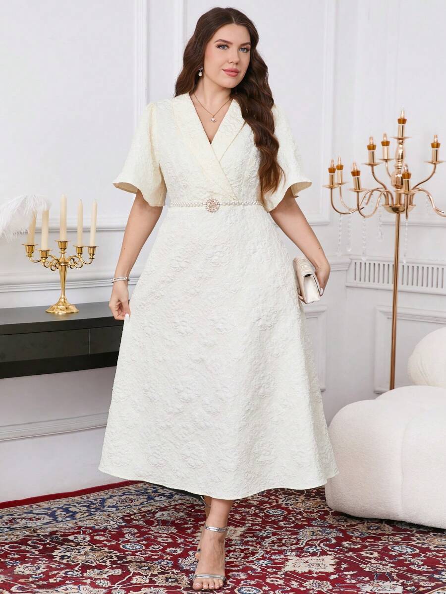 SHEIN Clasi 大码女装夏季提花西装领短袖休闲长款优雅连衣裙长款晚礼服,外出服,女士连衣裙,长裙,优雅长裙,优雅连衣裙,优雅婚纱,优雅中长裙,浅杏色女装,女士春夏连衣裙,女士度假装 - 杏色 - 查看 1