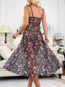 Camisón de malla con volantes asimétricos, lazo de cinta de seda y estampado floral diminuto