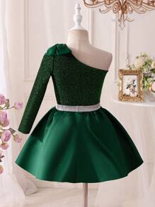 SHEIN Set de 2 piezas con top corto de un hombro con lazo y minifalda tejida para niñas jóvenes - Verde Oscuro - Ver 2