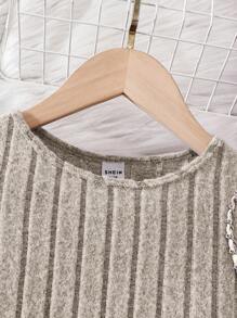 Vestido de punto casual y ceñido de unicolor y cuello redondo, elegante y de moda para niña joven