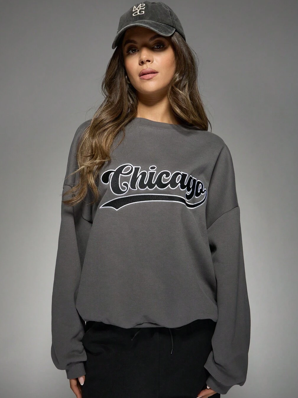 convenienceyoung スウェット M MISSGUIDED Classic Chicago Varsity Style Oversized Sweatshirt