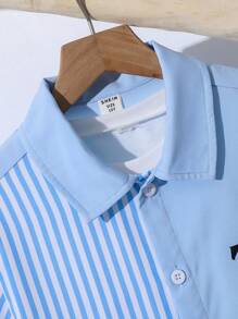 SHEIN Áo sơ mi tay ngắn cổ polo họa tiết kẻ sọc chắp vá cho bé trai tuổi mới lớn, trang phục thể thao giản dị, thích hợp cho tiệc tùng ngày lễ, đa năng, phù hợp mọi phong cách - Màu xanh lam - Xem 4
