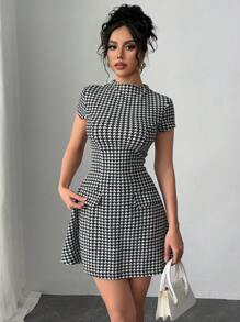 Selianne 欧美风格短袖派对礼服，收腰，修身设计，独特的公主裙配仿口袋，随意千鸟格花卉图案 - 黑與白 - 查看 6