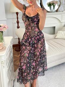 Camisón de malla con volantes asimétricos, lazo de cinta de seda y estampado floral diminuto