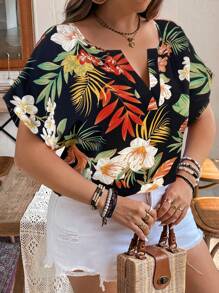 SHEIN LUNE Plus Size Fashion Elegant Vacation Beach Casual V-Neck Random Printed Batwing Sleeve Blouse, Suitable For Summer, Back To School, Graduation, Festivals, Valentine's Day, Music Festivals, Mother's Day, Halloween, Thanksgiving, Easter, National Holiday, Christmas, Balls, Dates, Parties, Outings
