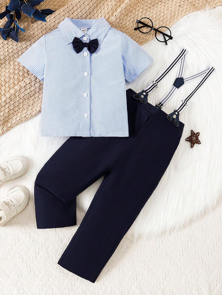 2 pièces Ensembles pour Jeunes Garçons: Haut à manches courtes avec col boutonné bleu et blanc décoré de nœud papillon + Pantalon bleu à taille élastique, Style Britannique Décontracté Adapté pour l'Extérieur, les Fêtes en Été (2 Ensembles Vendus Séparément) - bleu indigo - Voir 1