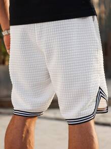 Manfinity Homme Plus Size Men's Striped Print Patch Pocket Drawstring Shorts - White - View 2