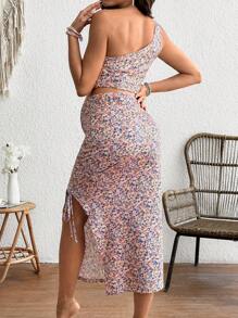 SHEIN Conjunto de 2 peças de blusa de um ombro só e saia plissada com fenda alta e cintura amarrada, férias românticas e florais - Multicolorido - Ver 2