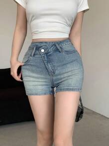 DAZY Shorts vaqueros súper cortos con diseño elegante de cinturilla para mujeres - Azul lavado medio - Ver 6