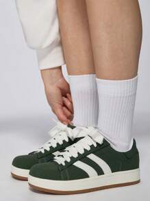 MISSGUIDED Premium Platform Sneakers With Suede Upper Contrast Stripe Gum Sole Retro Athletic Lifestyle Tennis Court Inspired Classic Trainer - Green - View 1