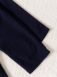 2 pièces Ensembles pour Jeunes Garçons: Haut à manches courtes avec col boutonné bleu et blanc décoré de nœud papillon + Pantalon bleu à taille élastique, Style Britannique Décontracté Adapté pour l'Extérieur, les Fêtes en Été (2 Ensembles Vendus Séparément) - bleu indigo - Voir 7