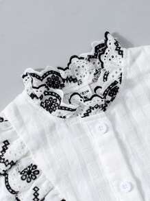 SHEIN 年轻女孩奶油色纹理编织面料立领、荷叶边、正面刺绣、双层荷叶边下摆无袖优雅衬衫，适合外出和搭配喇叭牛仔裤、裙子（母女装，单独出售） - 白色 - 查看 6