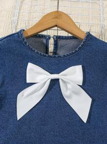 SHEIN 2pcs/Set Cute Girl Ruffle-Trim Fitted Bow-Knot Lace Patchwork Pleated Washed Denim Suit, Suitable For Daily Outings