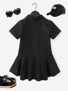 SHEIN Vestido de una sola pieza para niña pequeña, estilo urbano y ocio, vestido negro de manga corta, cómodo y versátil para primavera y verano, apropiado para varias ocasiones como actividades al aire libre, ocio en casa, escuela y reuniones en la ciudad