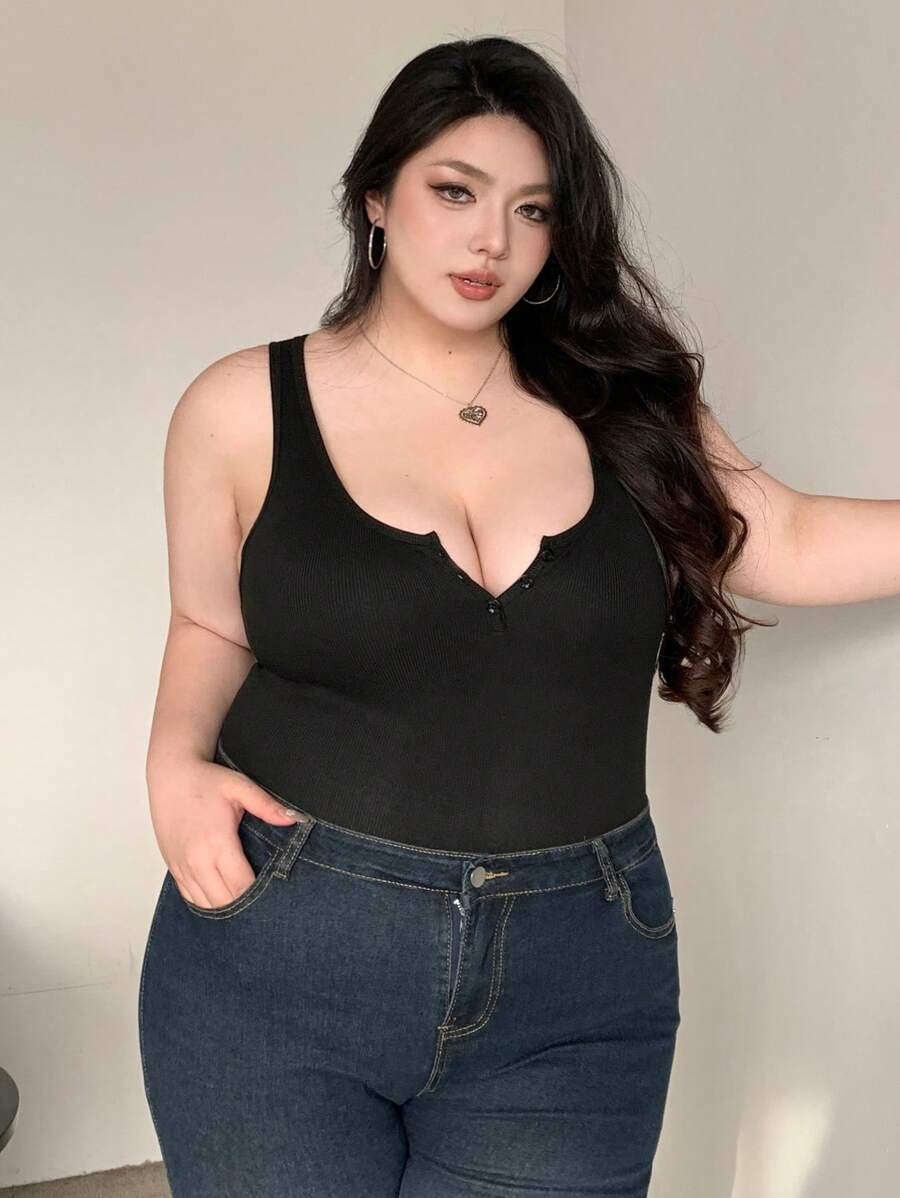 Dazy Plus Plus Size Solid Color Half Open Front Cropped Tank Top Spring/Summer