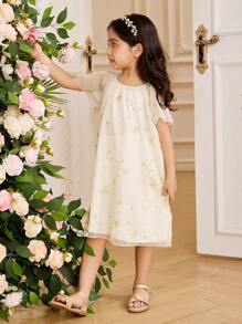 Glamorique Kids Young Girl Summer Star & Moon Embroidery Princess Dress, The Lightweight Fabric, Exquisite Embroidery, And Sweet Design Can Make Young Girl Feel Cool And Happy In The Scorching Summer, Whether It's For Holidays, Daily Play, Or Family Gatherings. A Dress That Combines Cute, Dreamy And Fashionable Elements.