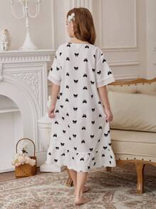 SHEIN Tween Girl Sweet Cute Bow Pattern Square Neckline Lace Trim Ruffle Hem Loose Comfortable Home Sleep Dress - Black and White - View 2