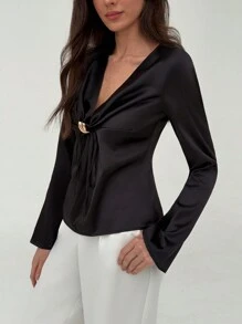 Aloruh 1 pieza Camisa casual moderna de mujer con bloque de color, cuello en V profundo, botón metálico y mangas acampanadas