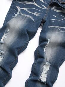 Manfinity LEGND Men's Front Button Pocket Ripped Simple Casual Denim Jeans - Blue - View 5