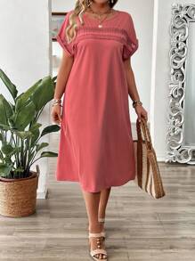 EMERY ROSE Vestido sencillo holgado de talla grande con cuello redondo, hombros caídos y detalles de encaje en contraste, para el verano