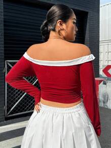 SHEIN EZwear Camiseta crop de manga larga de talla grande con hombros abiertos, lazo delantero y ribete de encaje en unicolor, estilo dulce primaveral