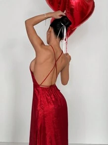 SHEIN Unity 情人节女士修身露背连衣裙，抽绳领，侧高开衩，闪亮面料 - 紅色 - 查看 2