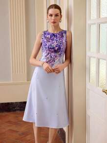 ZEYLAH Ärmelloses Kleid mit Blumendruck und Schrägschnitt