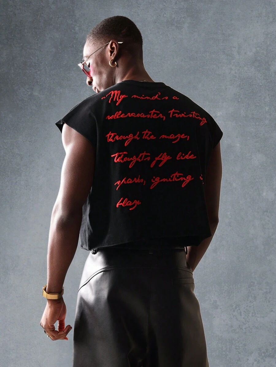 SUMWON 艺术脚本印花短款背心无袖运动健身时尚短款夏季肌肉 T 恤都市街头休闲健身背心 - 黑色 - 查看 1