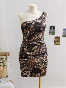 Soleia 大码女式复古棕色印花不对称肩部褶皱紧身迷你连衣裙，适合节日穿着