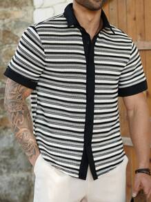 ResortEase Camisa casual de manga corta a rayas con botones frontales para hombres de tallas grandes