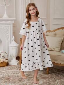 SHEIN Tween Girl Sweet Cute Bow Pattern Square Neckline Lace Trim Ruffle Hem Loose Comfortable Home Sleep Dress - Black and White - View 1
