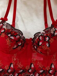 طقم ملابس داخلية للنساء به حمالات من شبكة دانتيل بزخرفة زهرية باللون الوردي