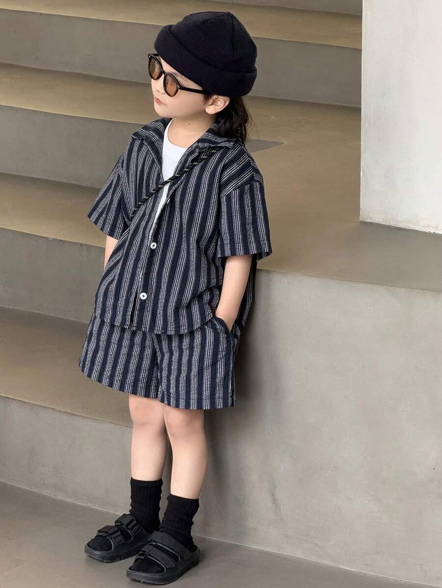 Dazy Kids 2 件套男童条纹短袖衬衫和短裤休闲装夏季返校服