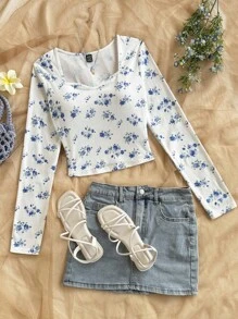 Soleia Vacation Casual Ditsy Floral & Rhinestone Embellished Cropped T-Shirt - Blue - View 3