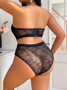 Plus Size Lace Bandeau Bra & Panties 2pcs Set - Black - View 2