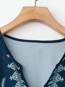 Rusticease Plus Size Autumn Casual Floral Print Keyhole Neck Lantern Sleeve Blouse - Navy Blue - View 6